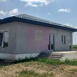 Casa noua parter, 4 camere, curte 400mp, Sabareni